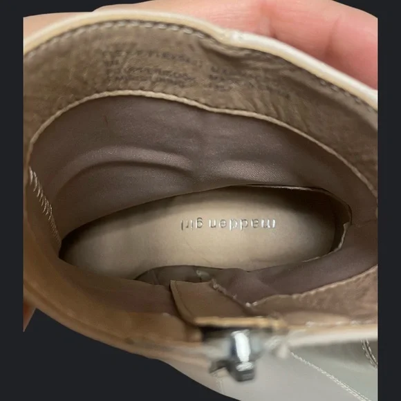 Steve Madden Women's Ankle Boots in Cream and Tan - Picture 3 of 4